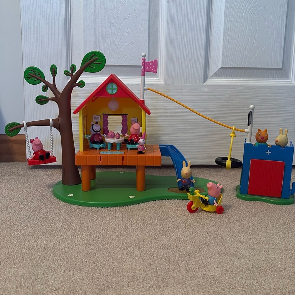 Peppa Pig’s Treehouse & George’s Fort Playset w/ extra friend figures